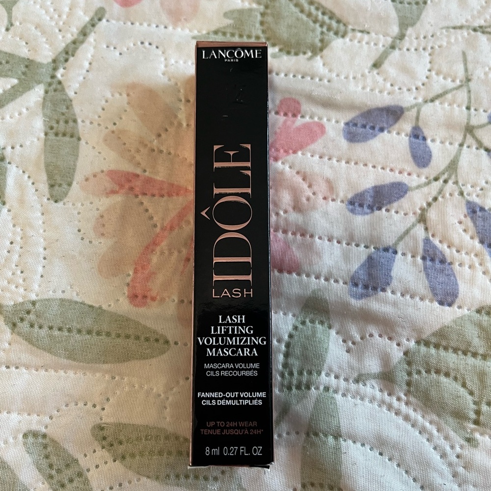 Lancôme Lash Idôle Lash-Lifting & Volumizing
Mascara